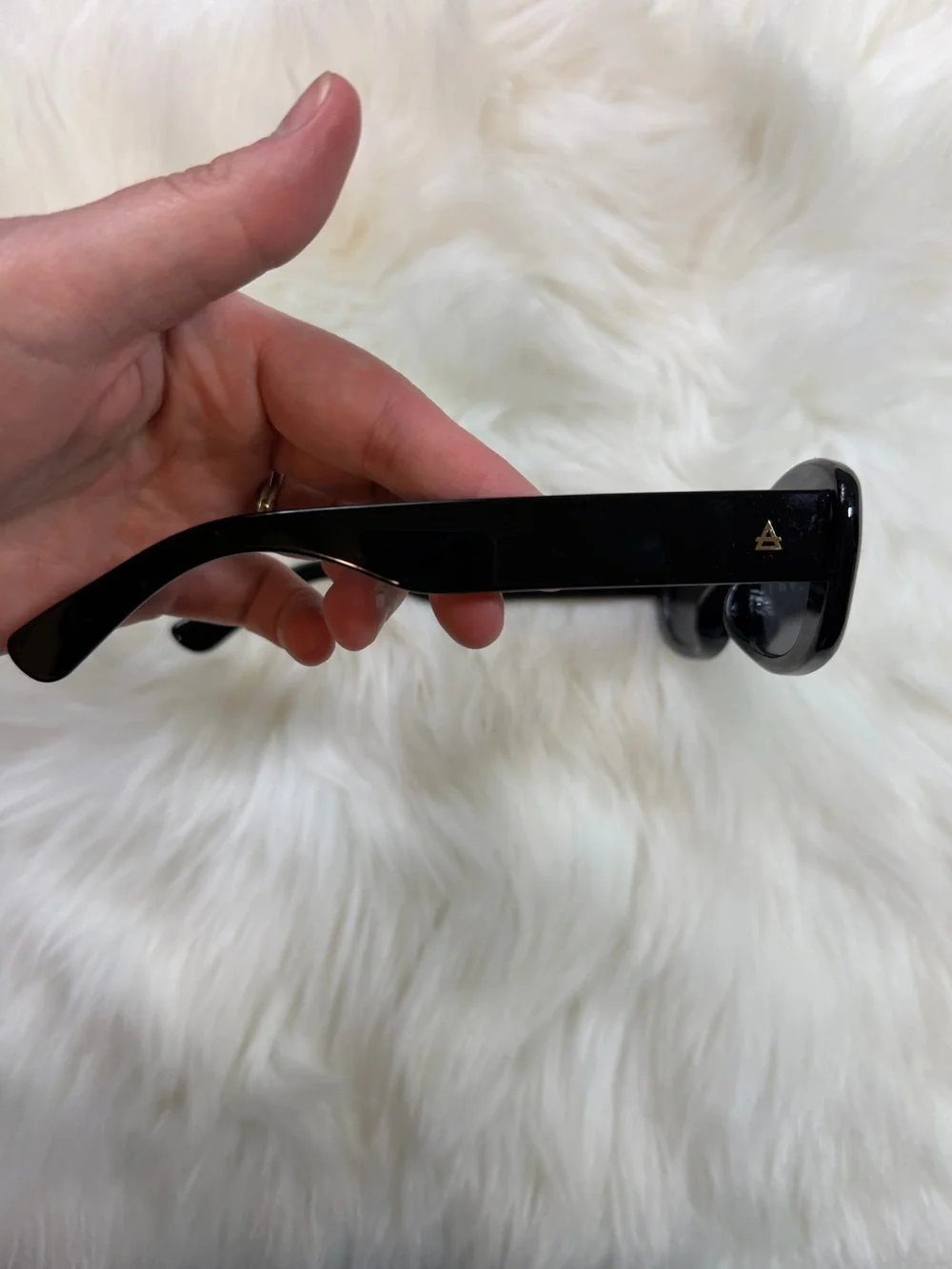Aire Calisto Black Oval Sunglasses